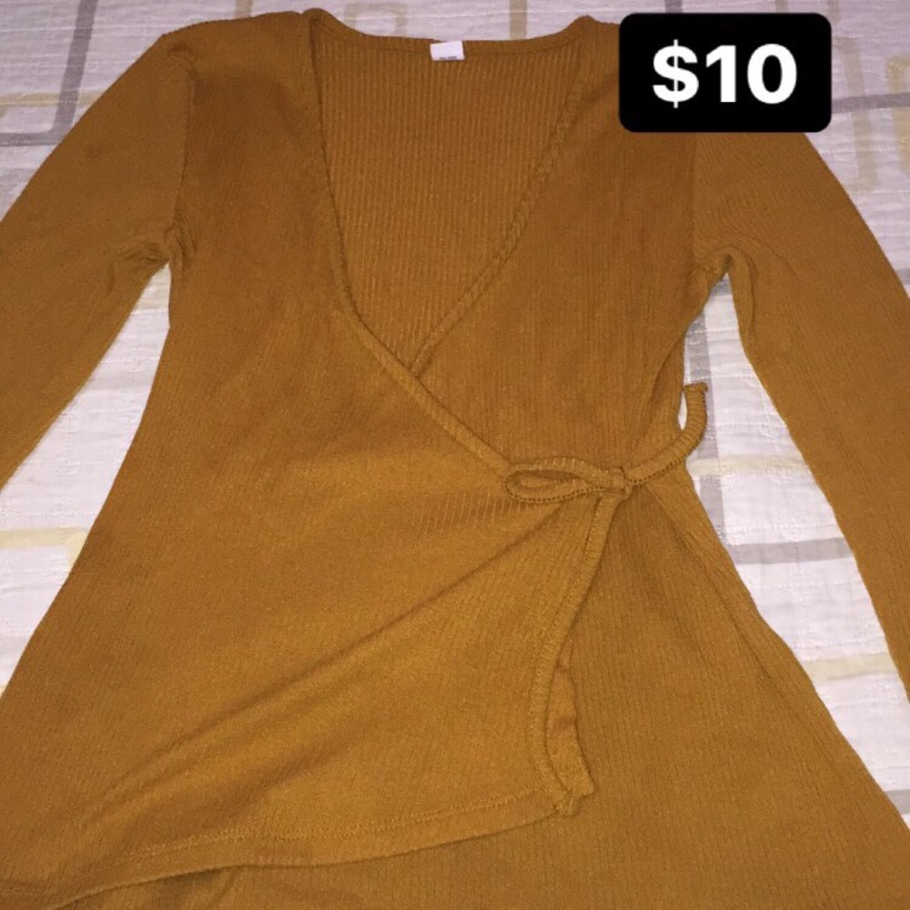 -Old Navy long sleeve tie up shirt; worn only once